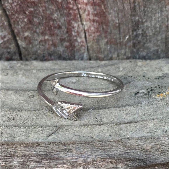Avec Jewelry - Follow Your Arrow Wrap Around Fashion Ring